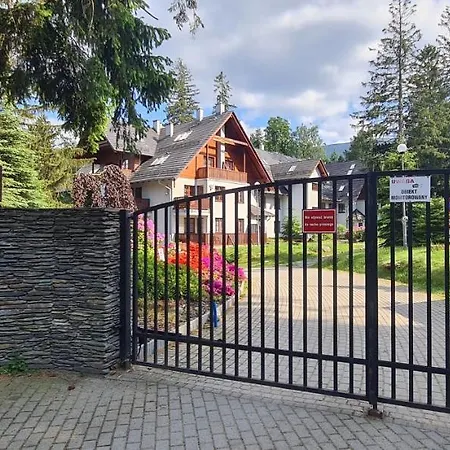 Art Z Bezplatnym Miejscem Postojowym W Hali Garazowej Karpacz